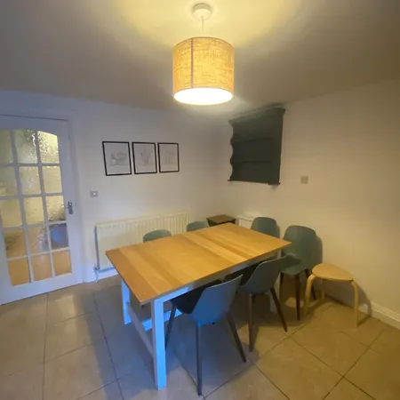 Newly Furnished 5 Bedroom Gem In Feriehus Sligo