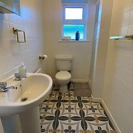 Newly Furnished 5 Bedroom Gem In