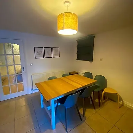 Newly Furnished 5 Bedroom Gem In Ferienhaus *