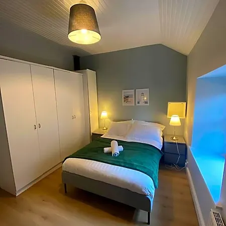 Ferienhaus Newly Furnished 5 Bedroom Gem In *
