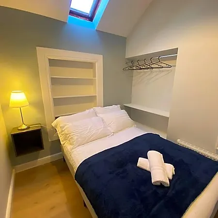 Newly Furnished 5 Bedroom Gem In