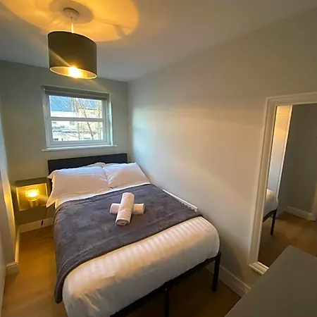 Ferienhaus Newly Furnished 5 Bedroom Gem In