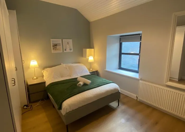 בית נופש Newly Furnished 5 Bedroom Gem In סליגו