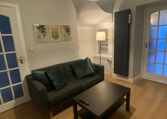 Newly Furnished 5 Bedroom Gem In * סליגו