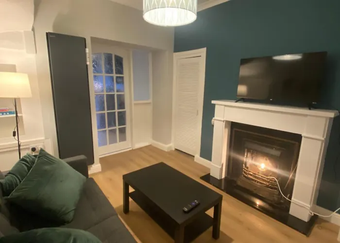 Newly Furnished 5 Bedroom Gem In * סליגו